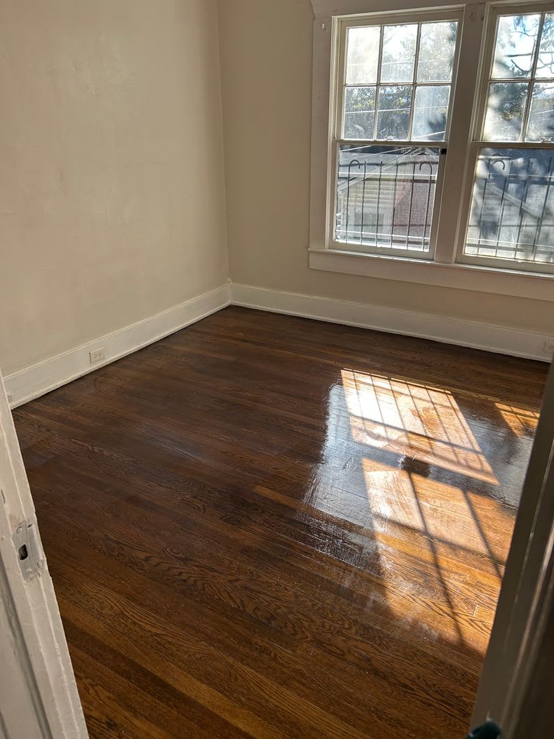 Newly Renovated 4 Bedroom Home College Hills Community – photo 3