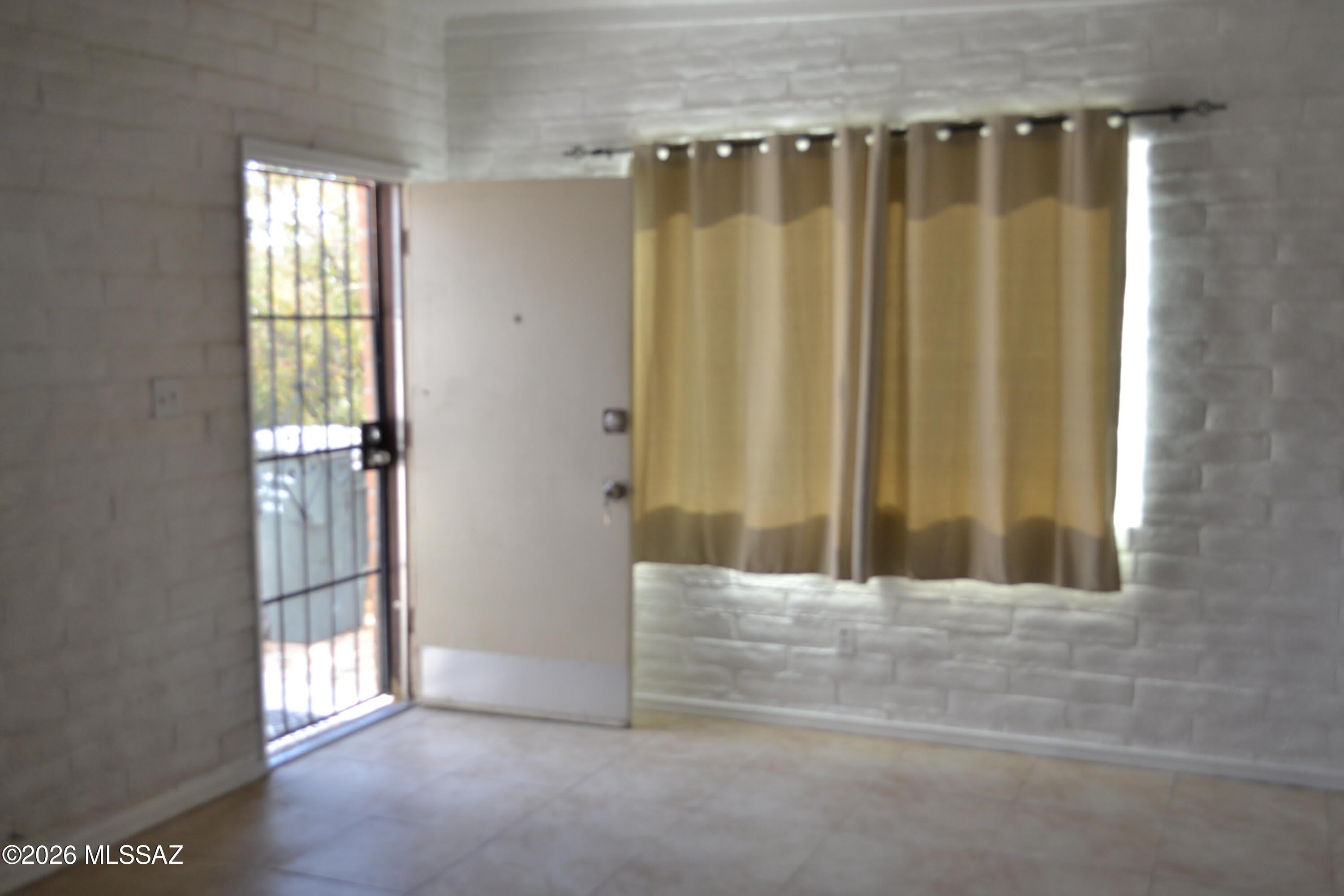 3865 E Glenn Street – photo 4