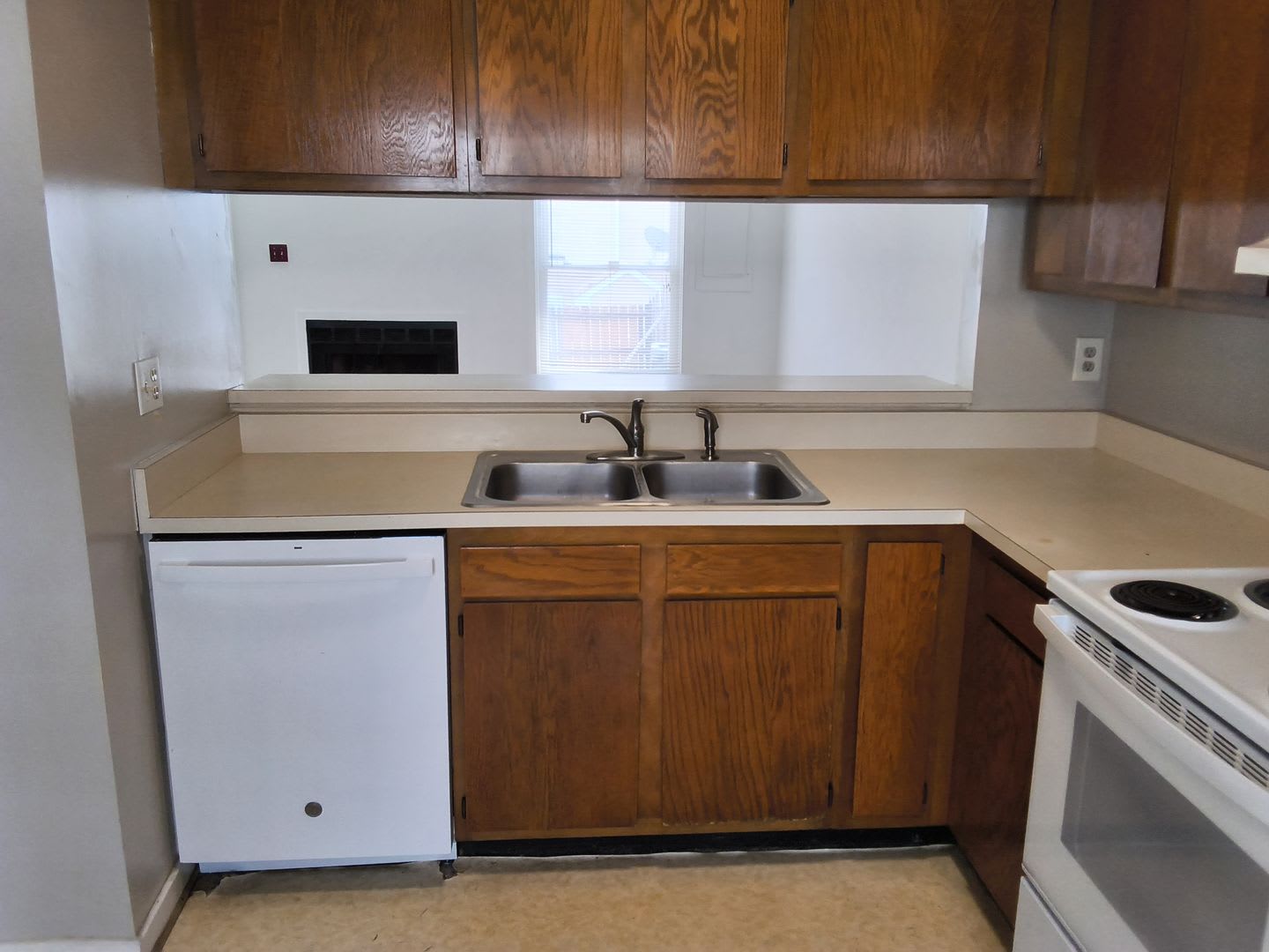 2 Bedroom Townhome/Chesterfield/Manchester High – photo 4