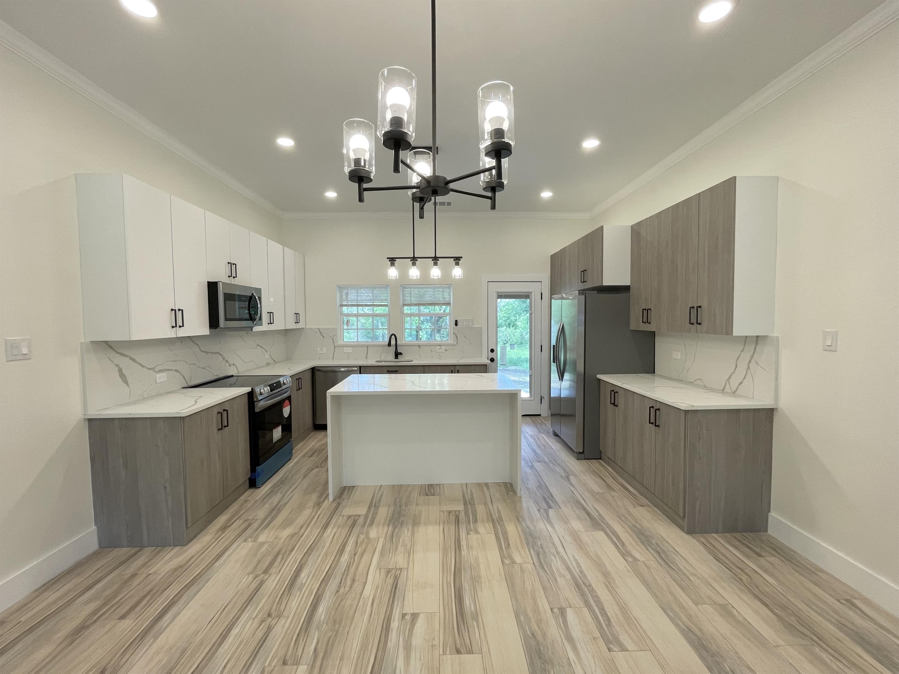 115 East 8th Street – photo 4