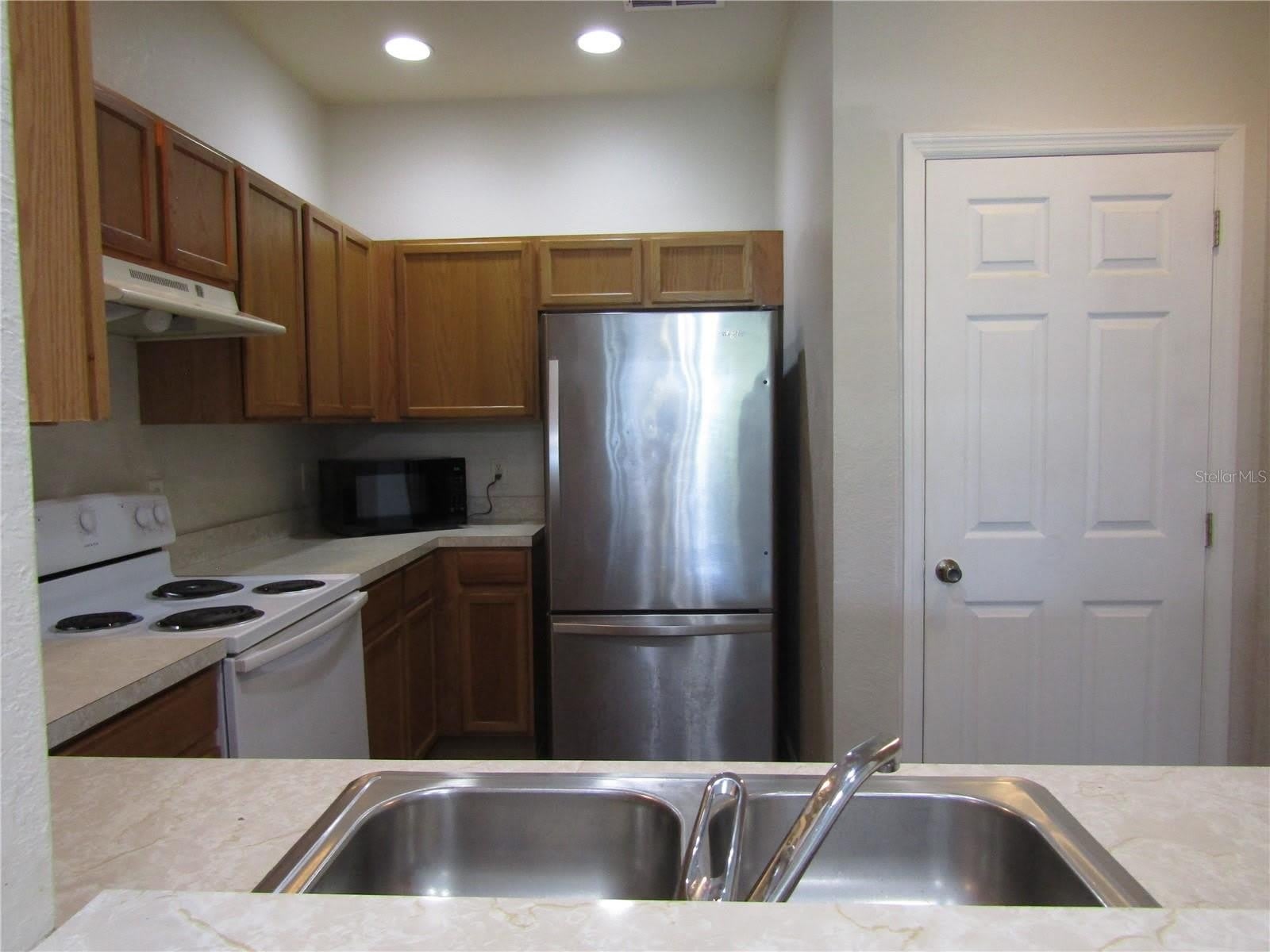 3108 Wentworth Lane – photo 2