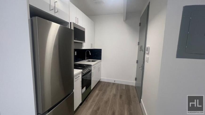902 ROGERS AVENUE – photo 1