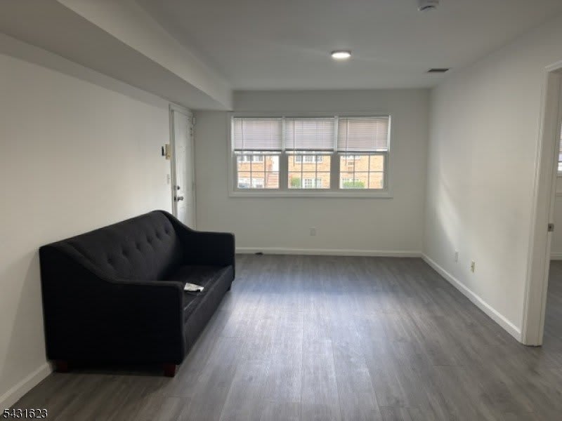 392 College Dr – photo 2