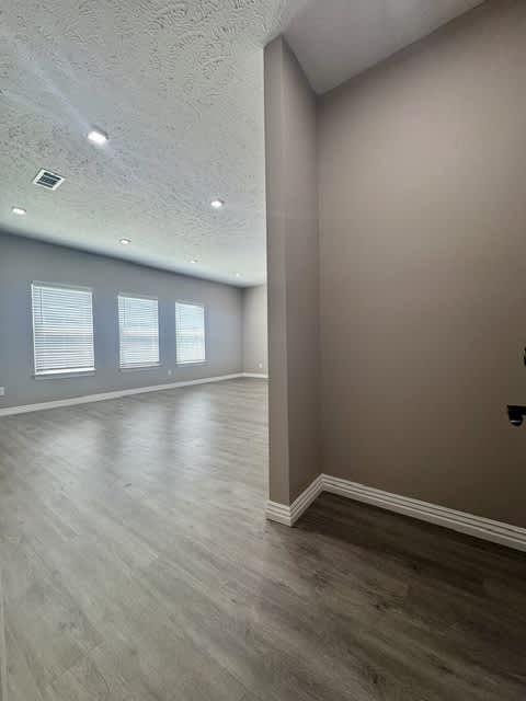402 N 13th Pl #201 – photo 4