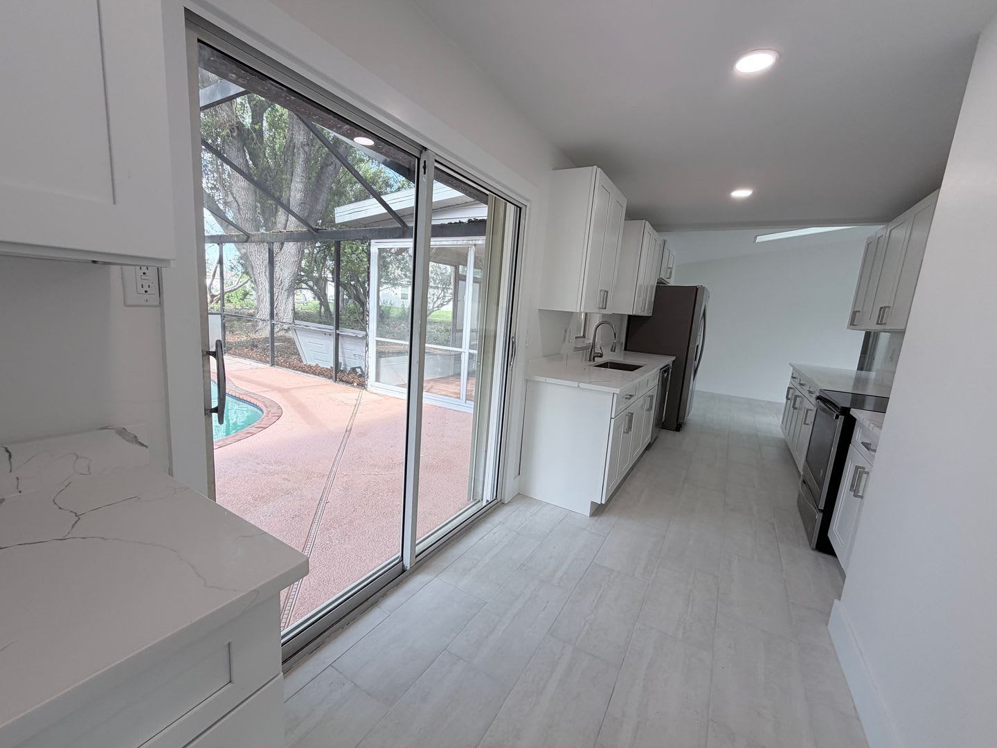 SECTION 8!!! 3/2 pool home with 2 BONUS ROOMS AVAILABLE 09/01/2026 – photo 4