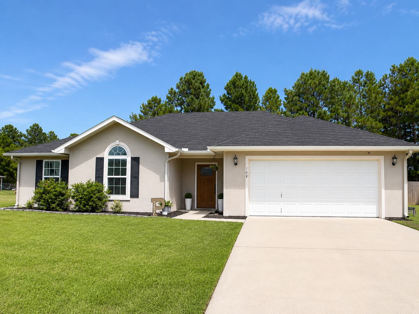 Updated 3/2 with fenced in yard! – photo 2