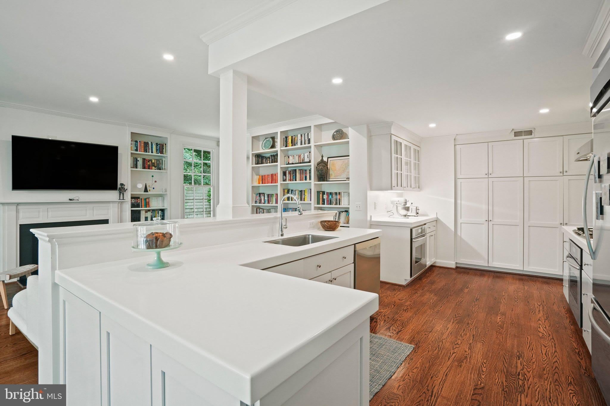 5320 ALBEMARLE Street – photo 2