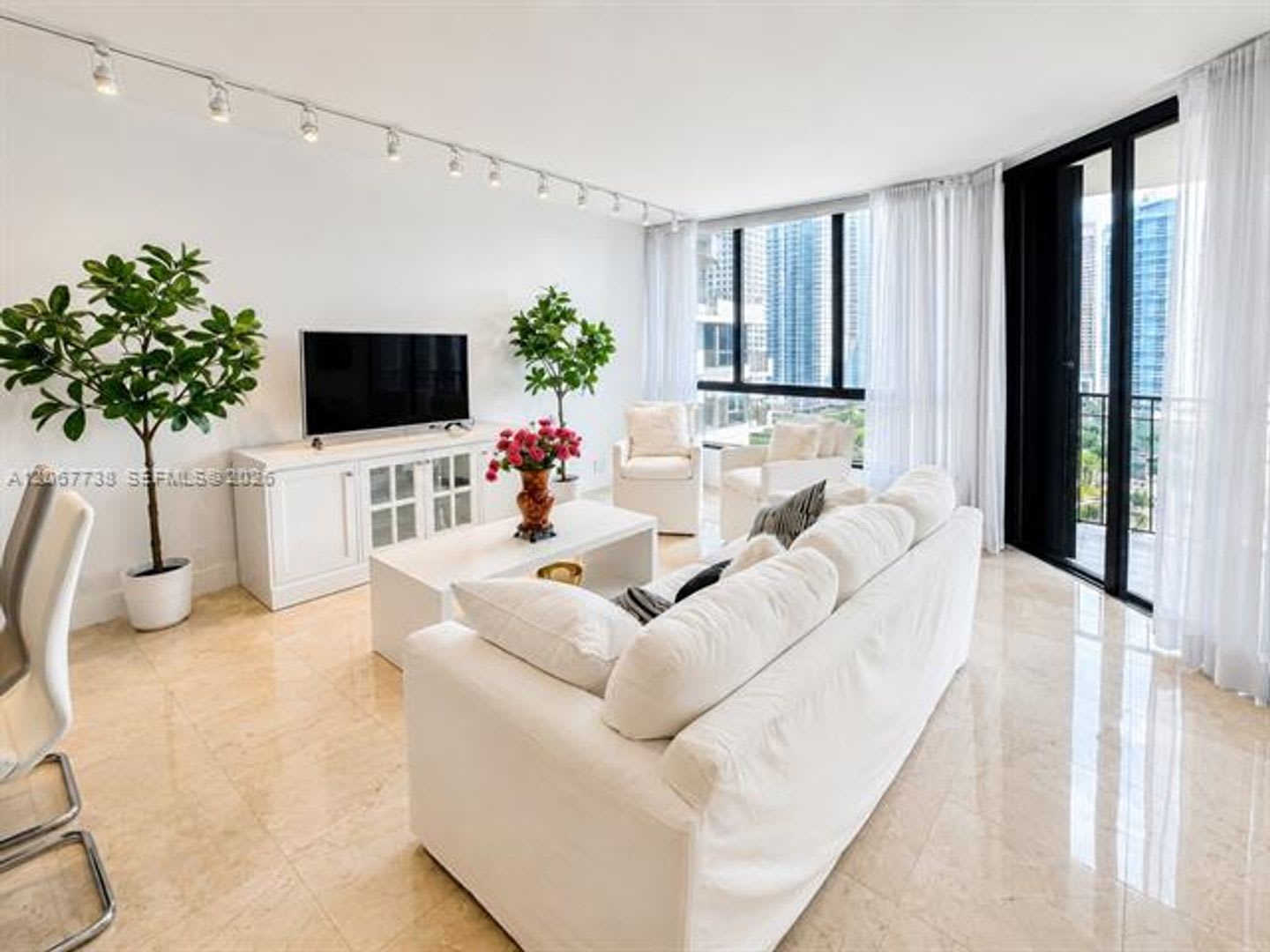 520 Brickell Key Dr cu-A1710, Miami, FL 33131 – photo 3