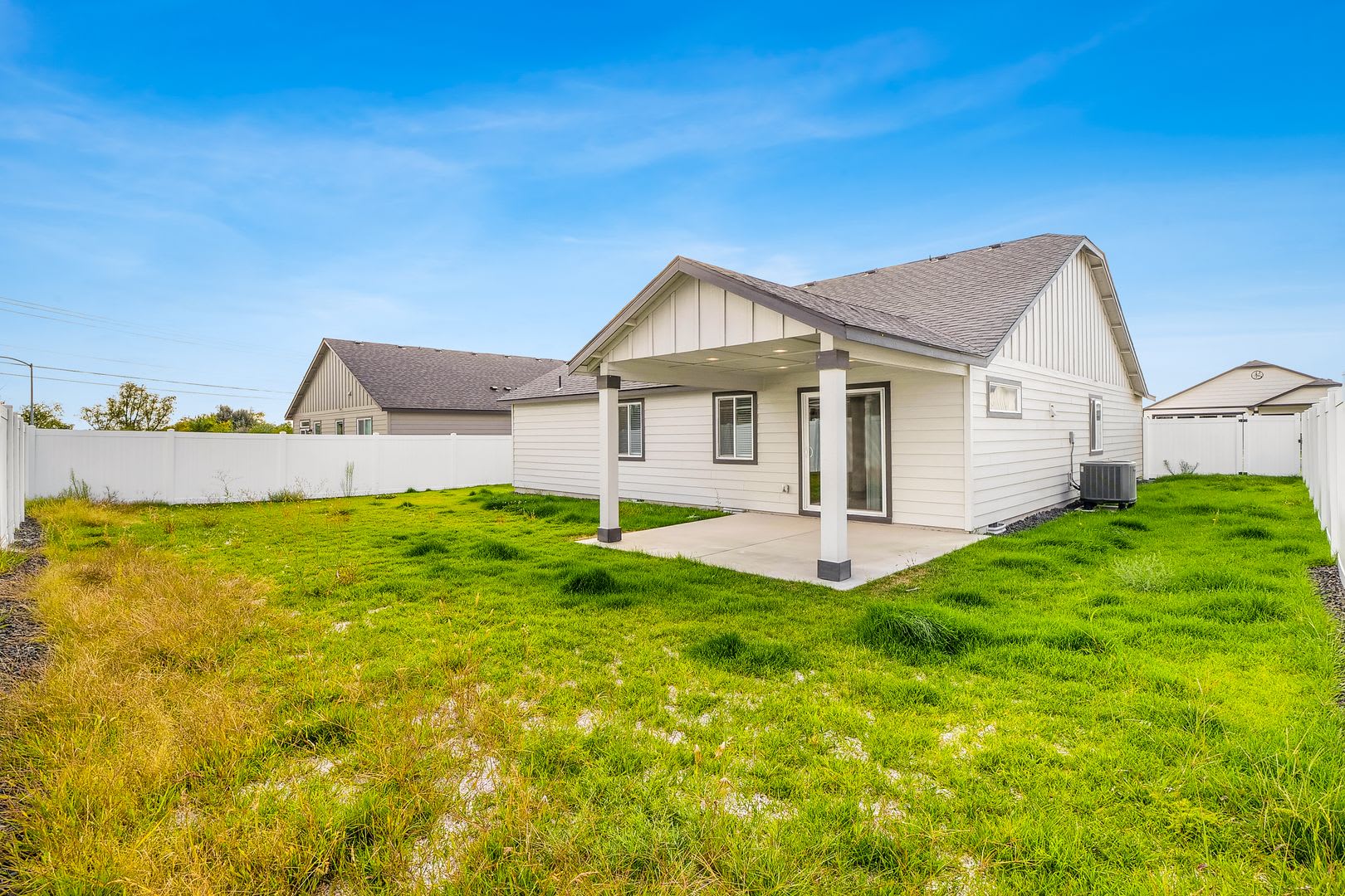 Newer Edgewood Home in Sagecrest Development! – photo 2