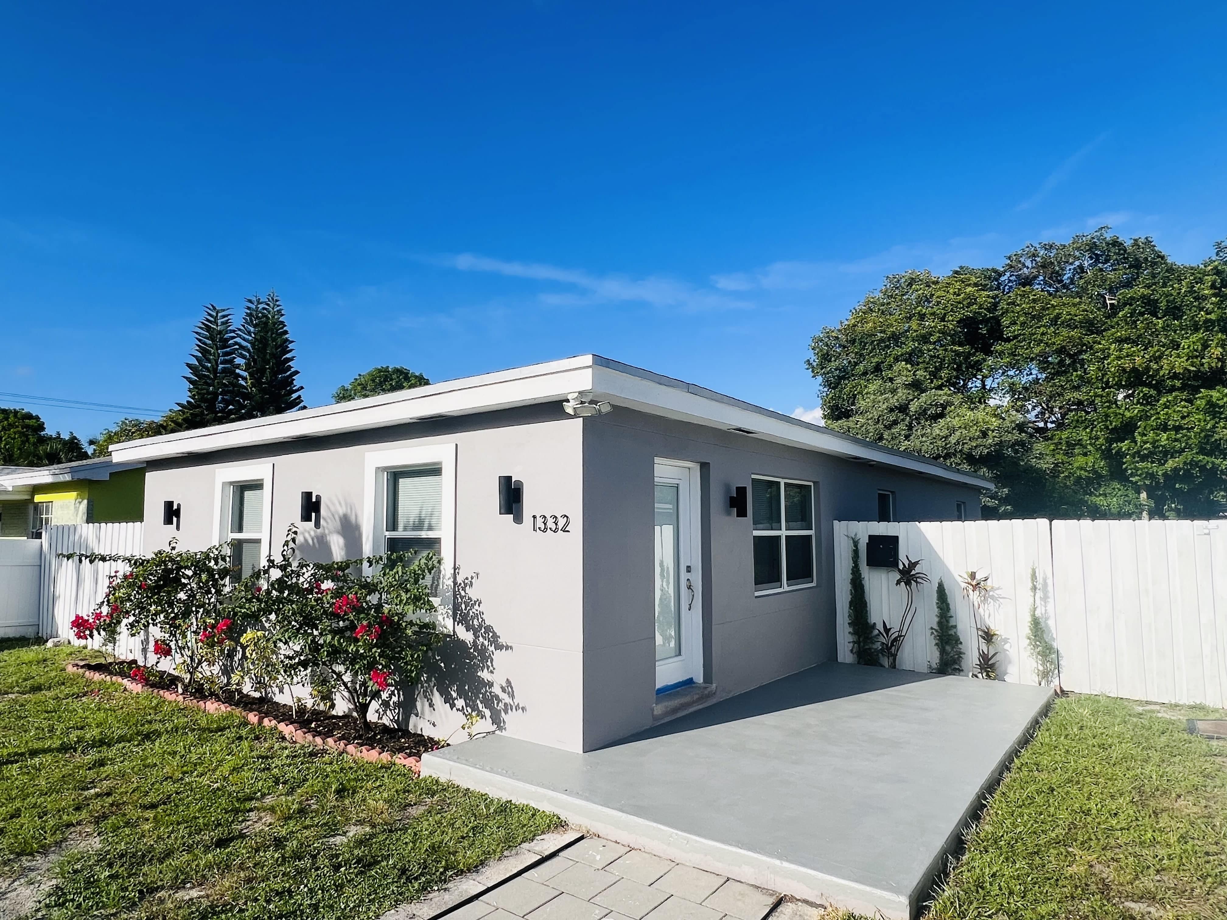 1332 Nw 3rd Ave – photo 1