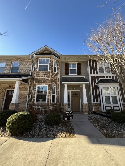 123 Portico Street – photo 1
