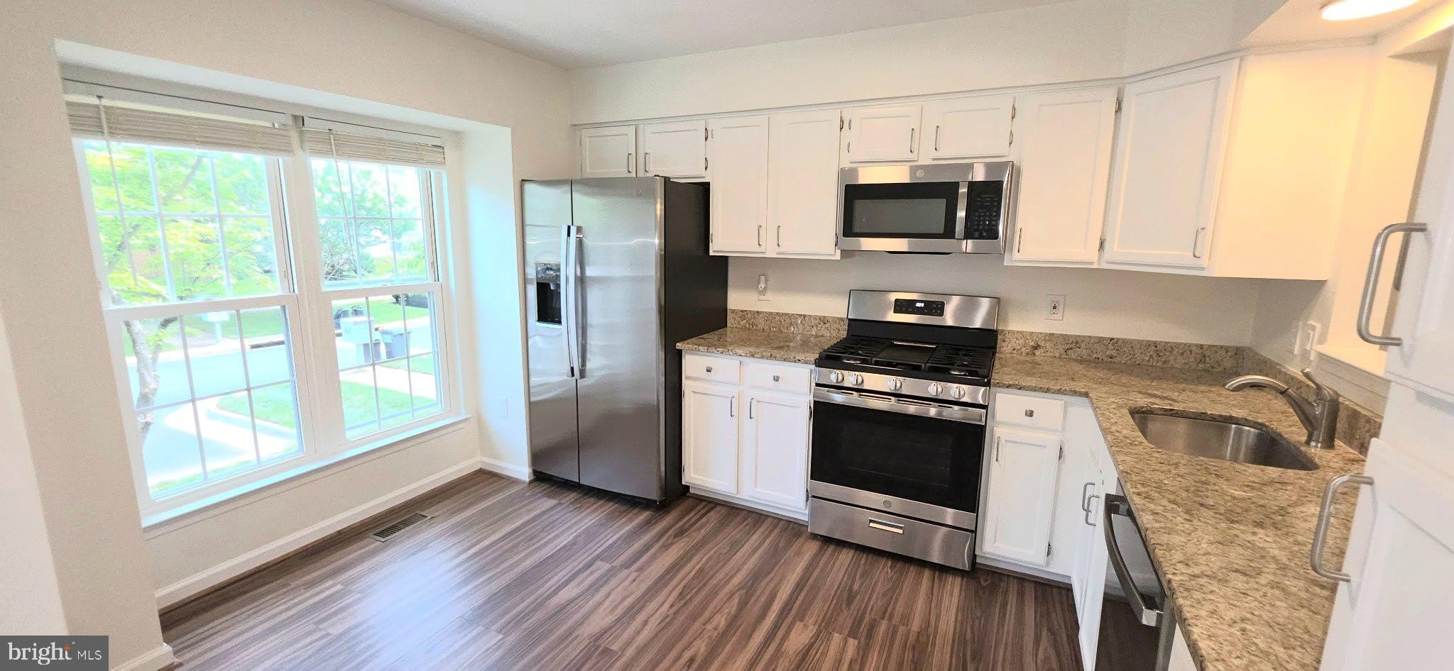 6008 RAINA Drive – photo 5