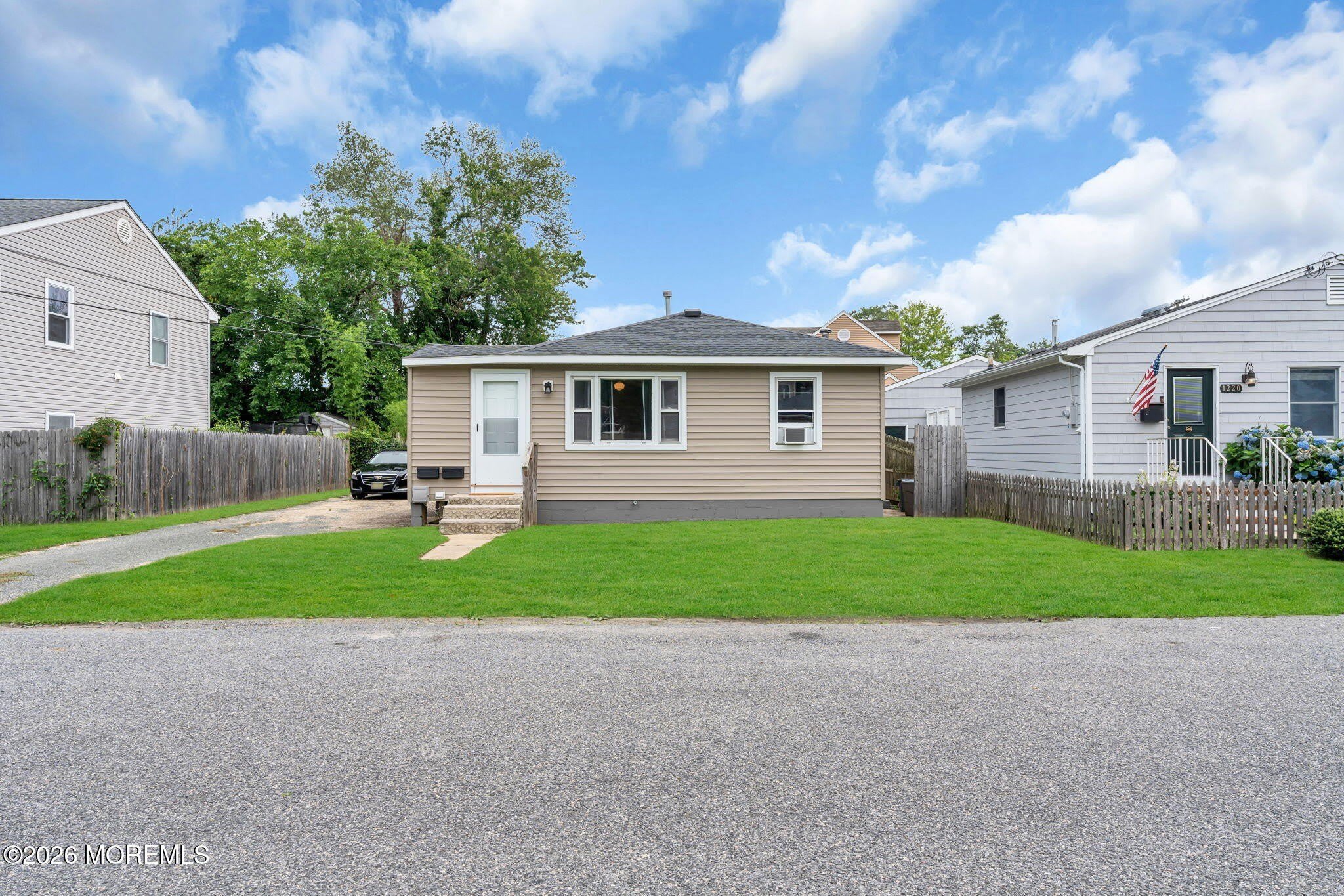 1218 Lister Street – photo 4