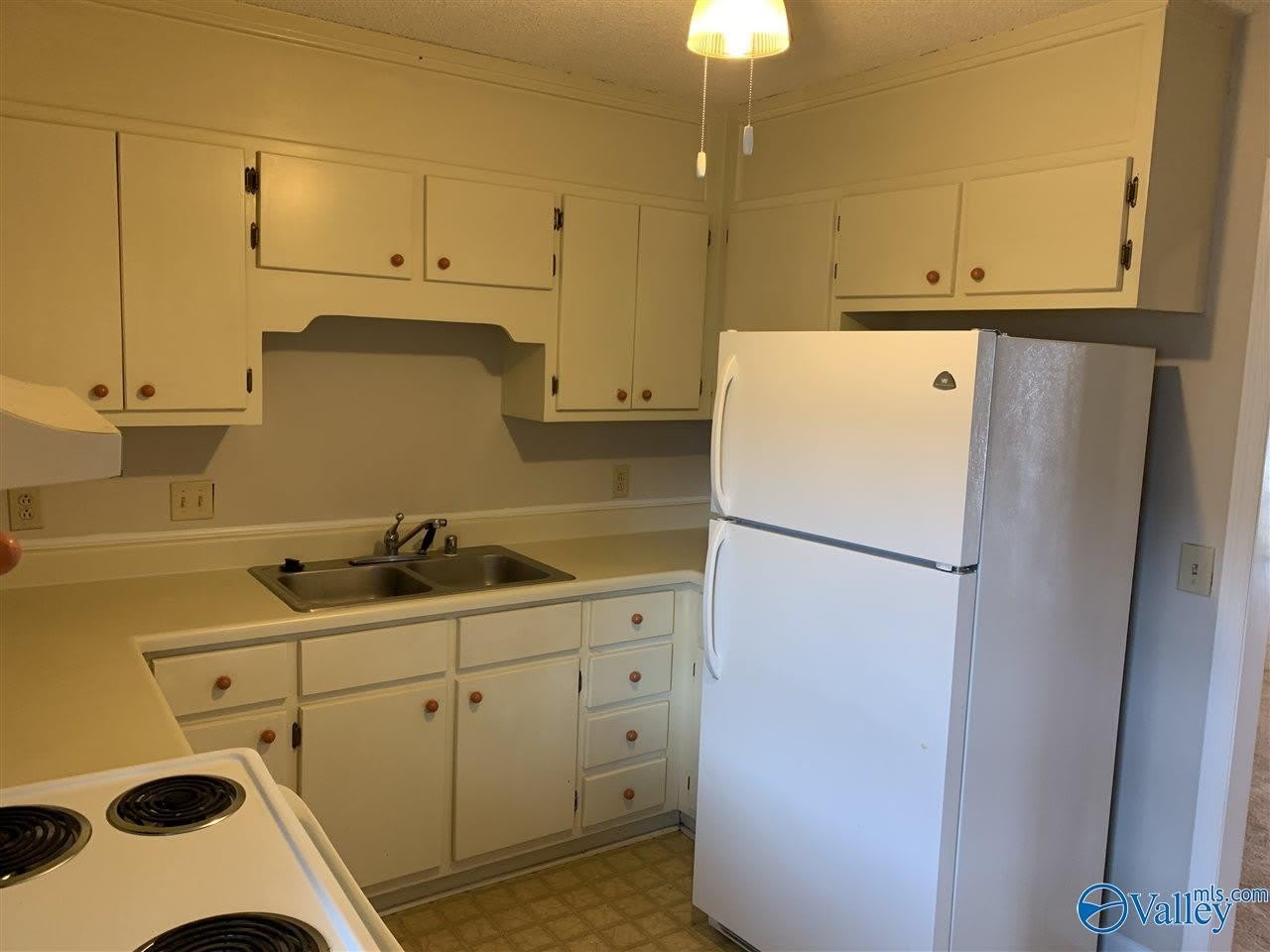 8142 Oldfield Road – photo 5