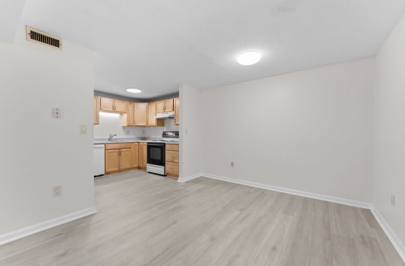 35 Eagle Ave – photo 1