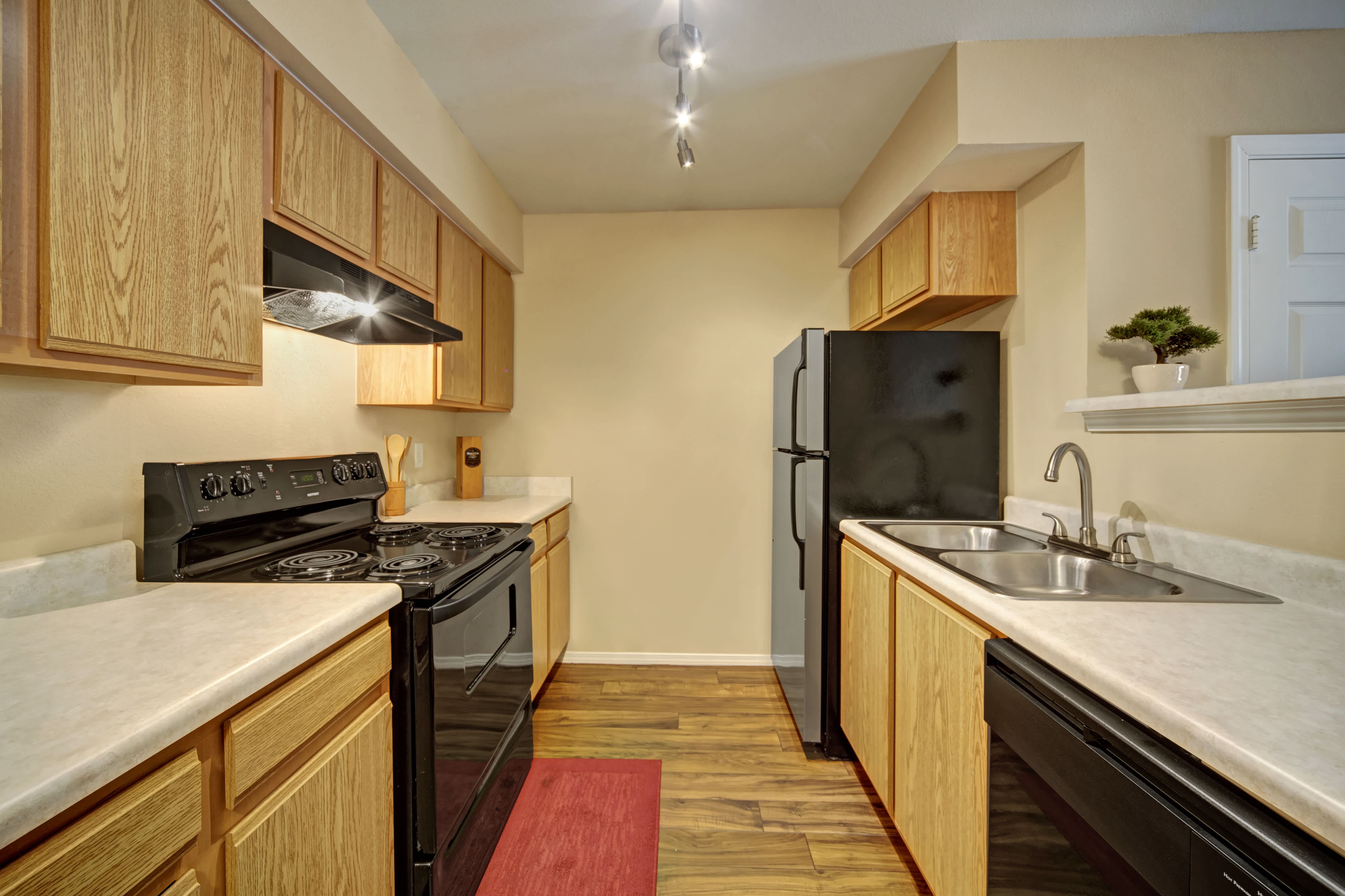 Summit Point Apartments – photo 2