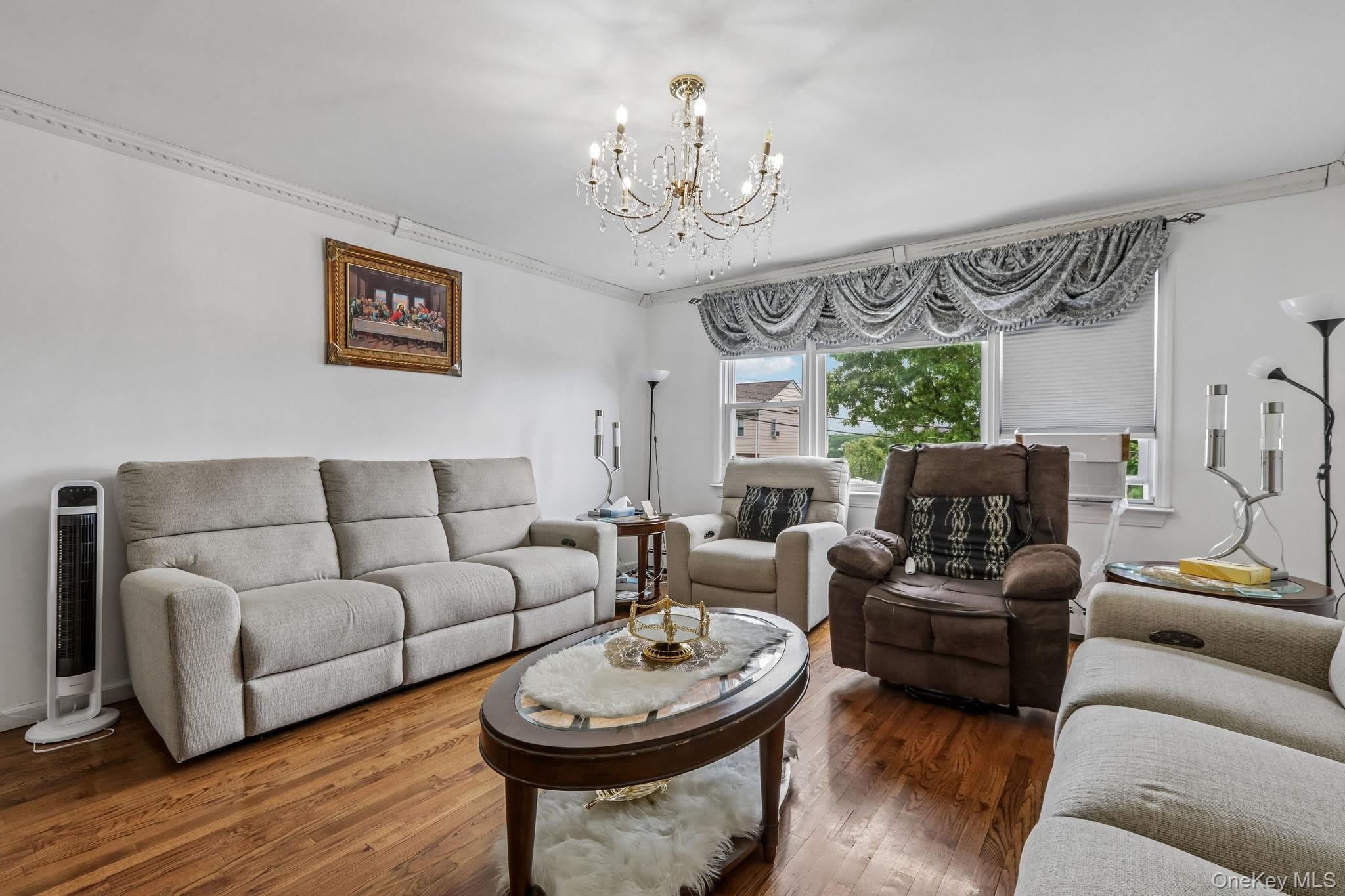 583 Bellevue Avenue N – photo 5