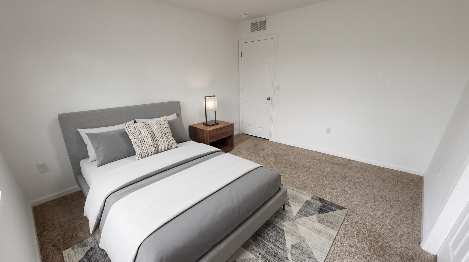 Spacious 2 Bed 2 5 Bath Townhome With Attached Garage Move In Ready – photo 5