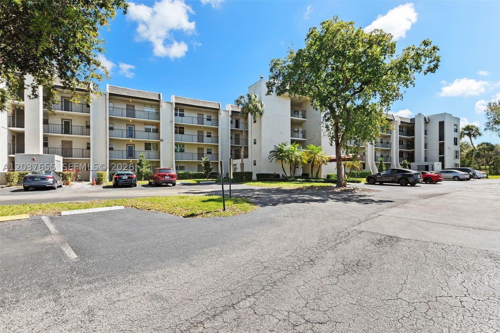 9480 Poinciana Pl – photo 1
