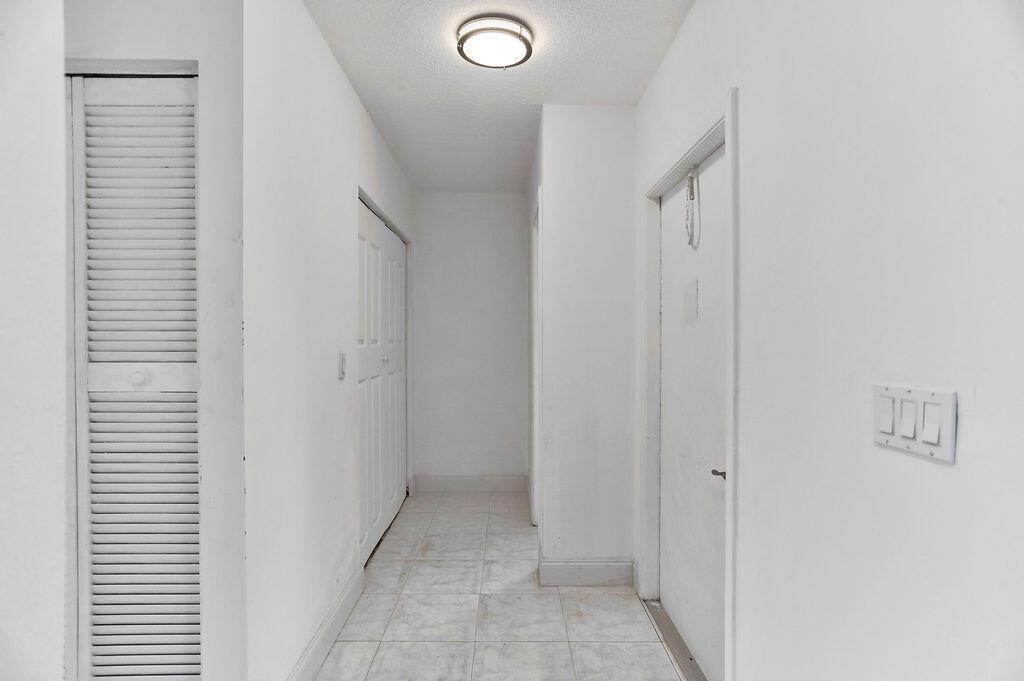 7906 Southwest 8th Street – photo 1