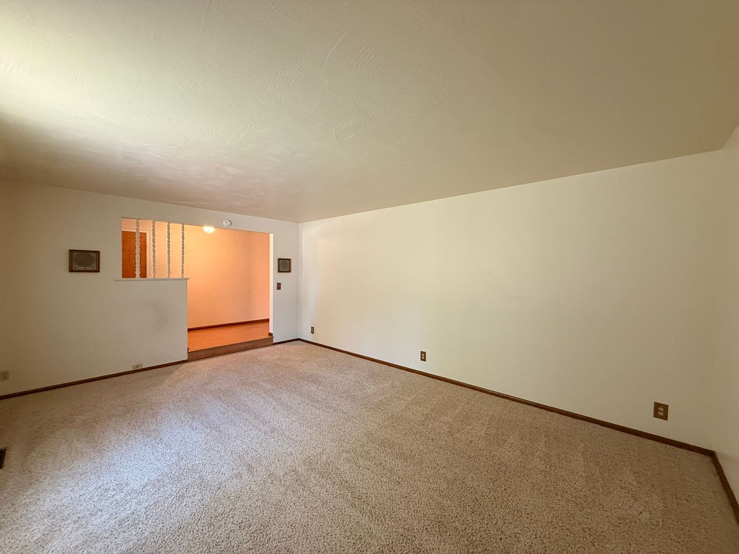 Charming Well-Kept Home – photo 3