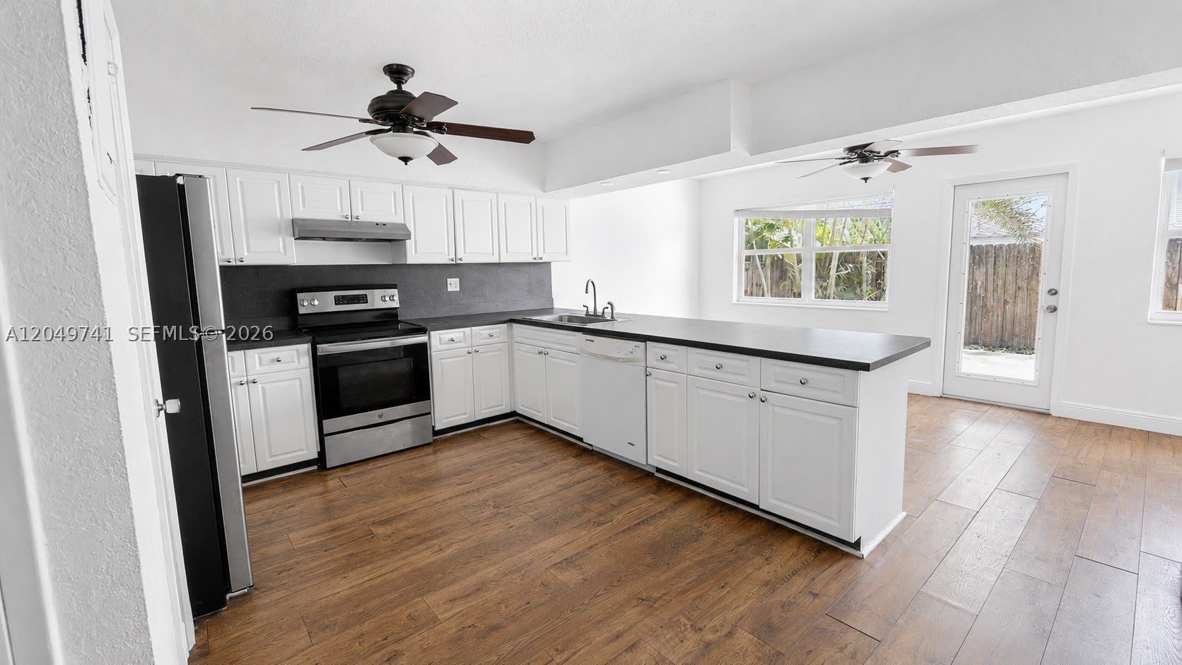 5040 Ne 14Th Ter – photo 2