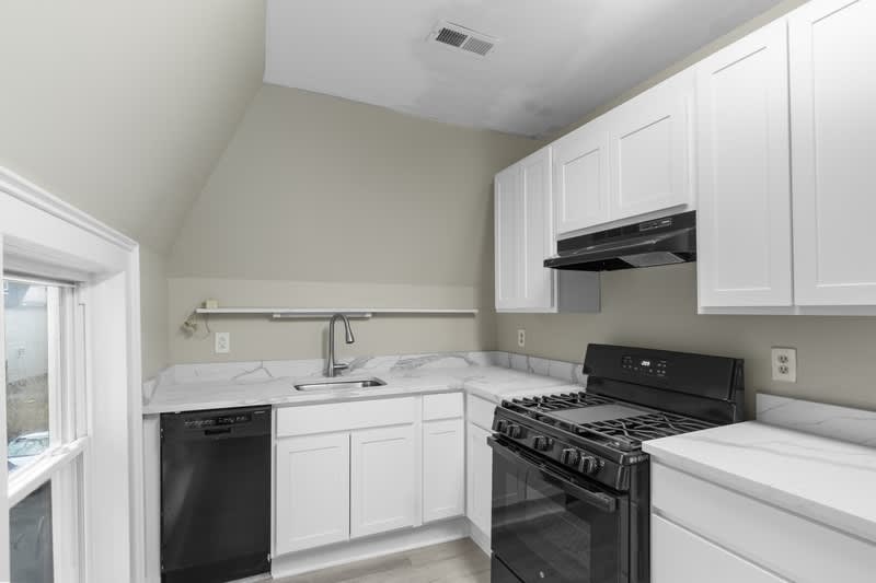 1111 East Genesee Street – photo 1