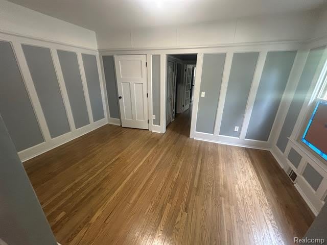 1926 Seward Street – photo 4