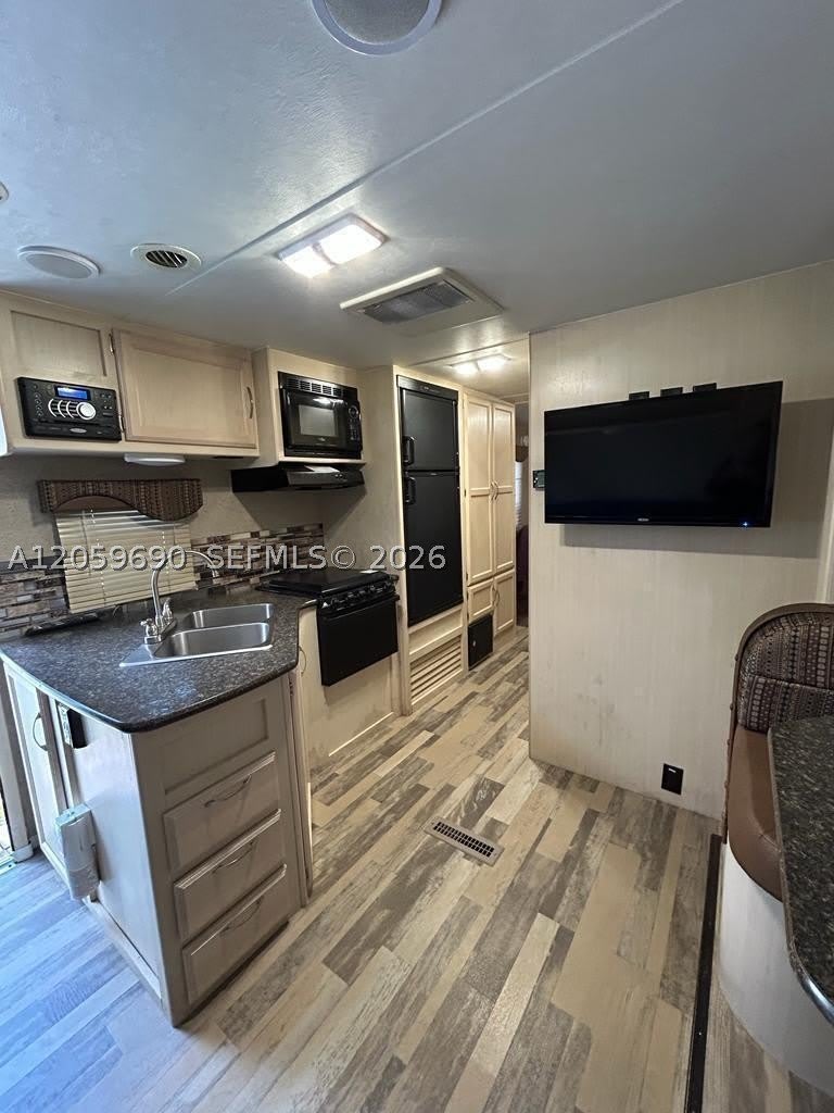 4360 SW 22nd Ct – photo 2