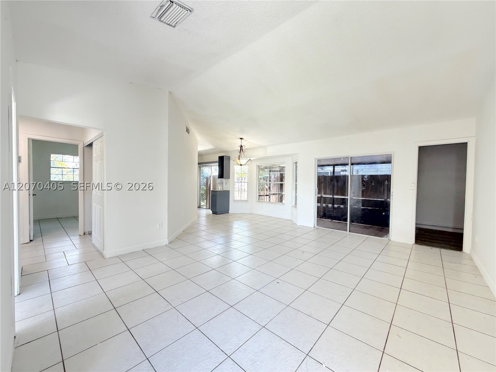 9850 W Heather Ln – photo 4
