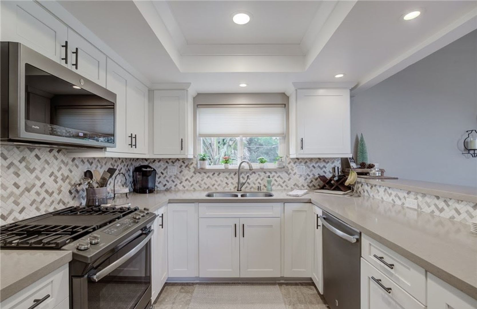LUXURY LIVING IN NORTH REDONDO BEACH – photo 1