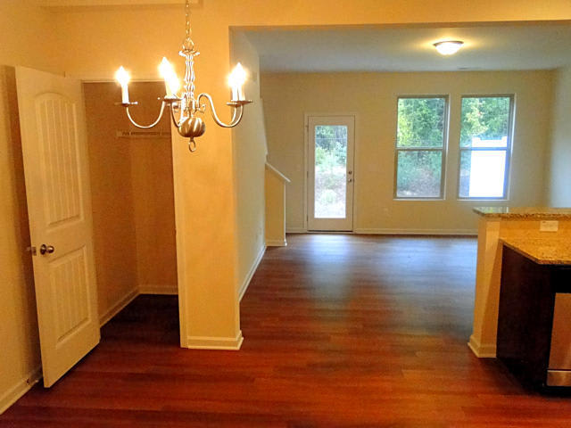 3 Bedroom, 2.5 Bathroom Townhome with Office! – photo 4