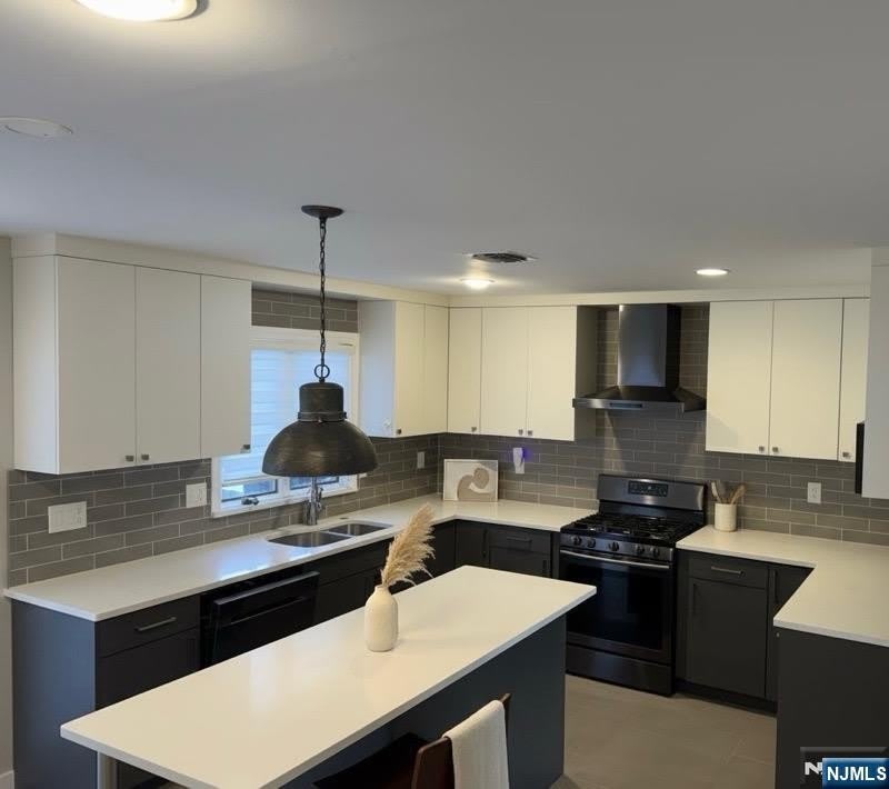 2425 1st – photo 2