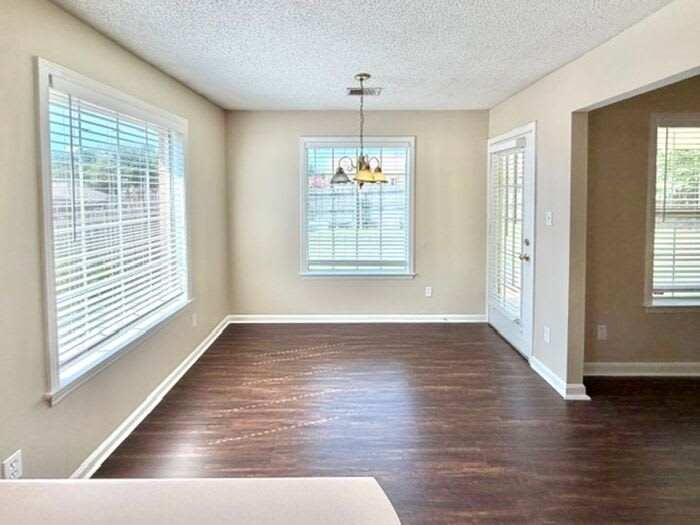 6806 Skylar Mill Avenue – photo 4