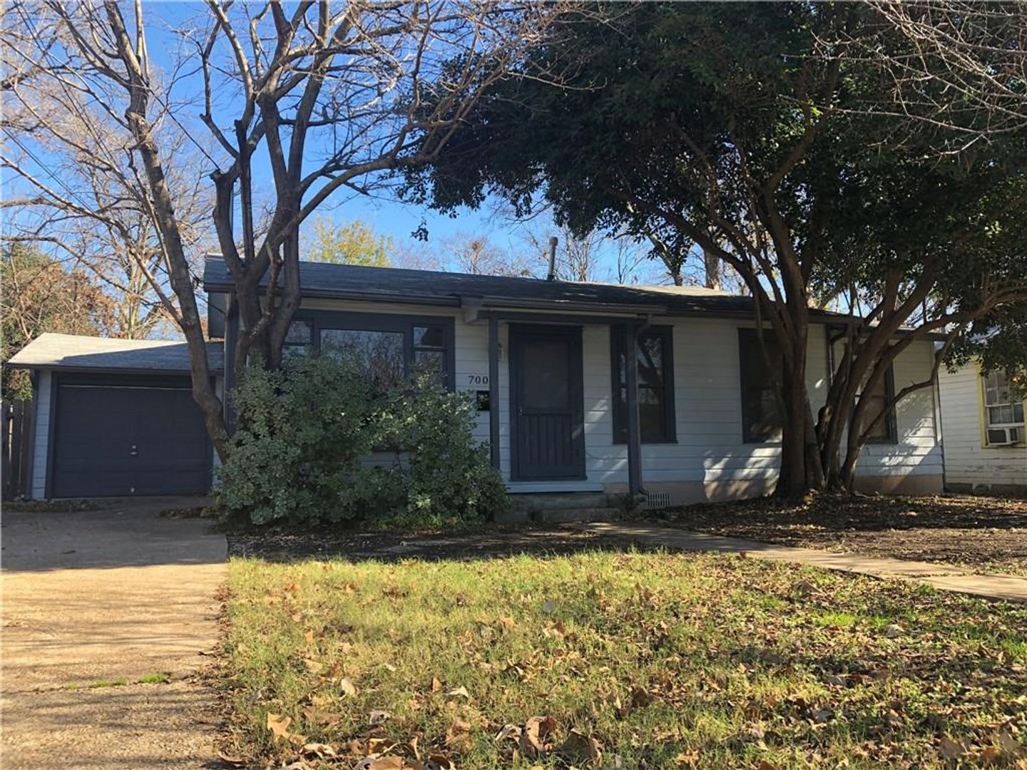 Welcome to your new home at our charming property! – photo 1