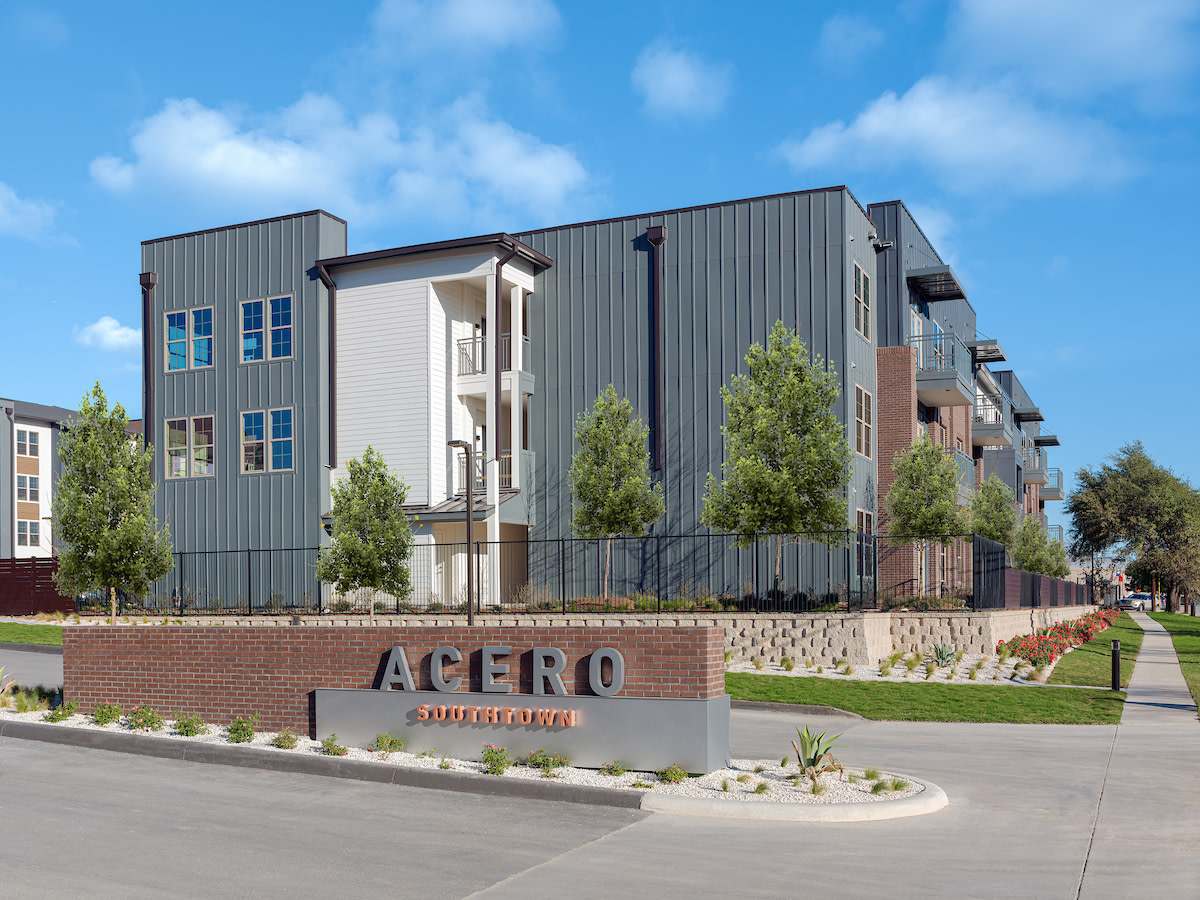 Acero Southtown – photo 4