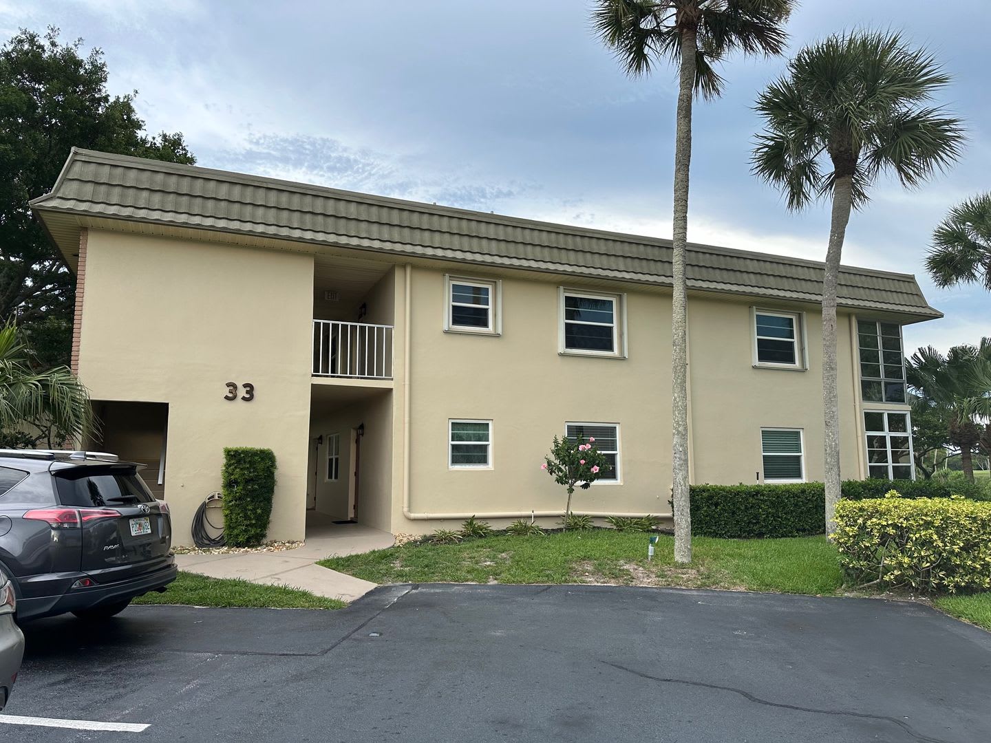 1/1 Condo – photo 1