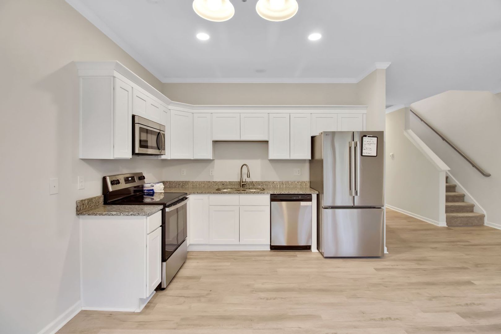 Newer Construction, 3 Bedroom Townhome! – photo 5