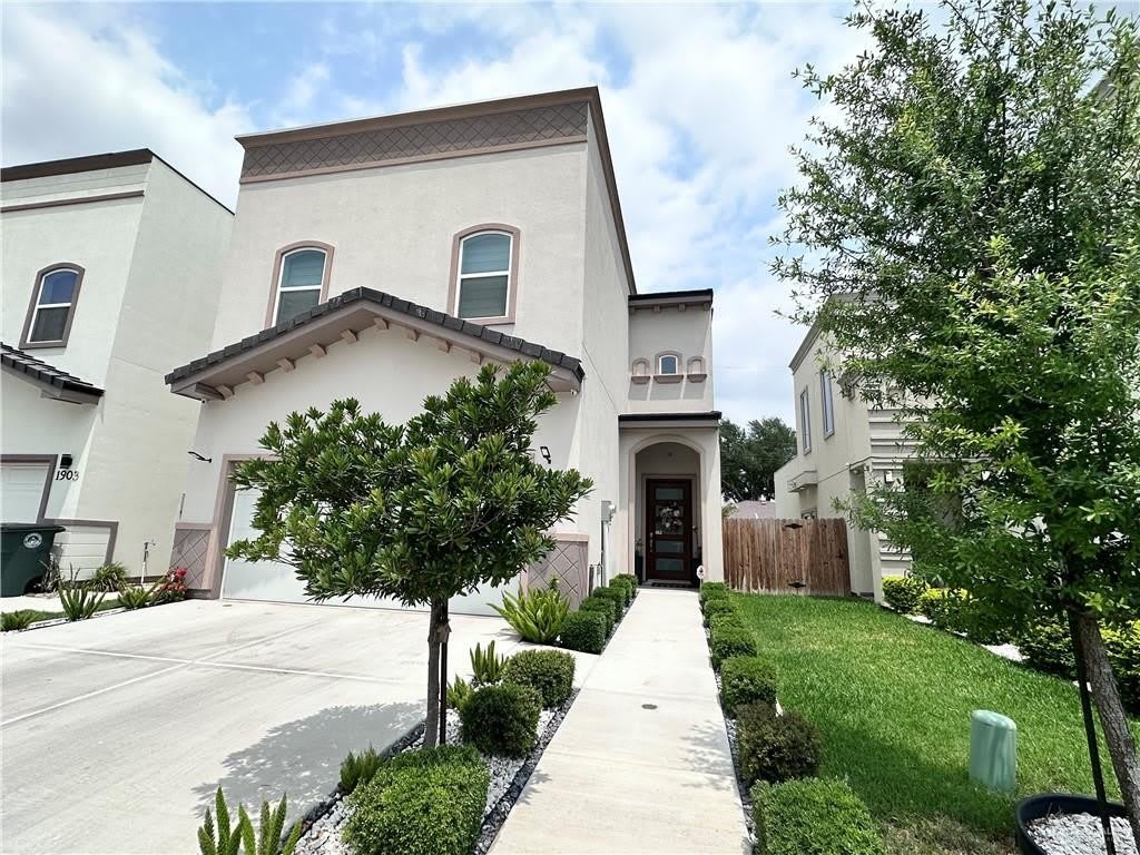 1905 Sunset Drive – photo 1