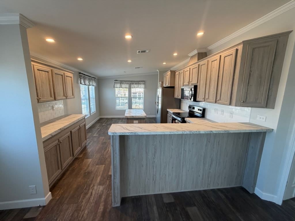 183 4th Street E – photo 3