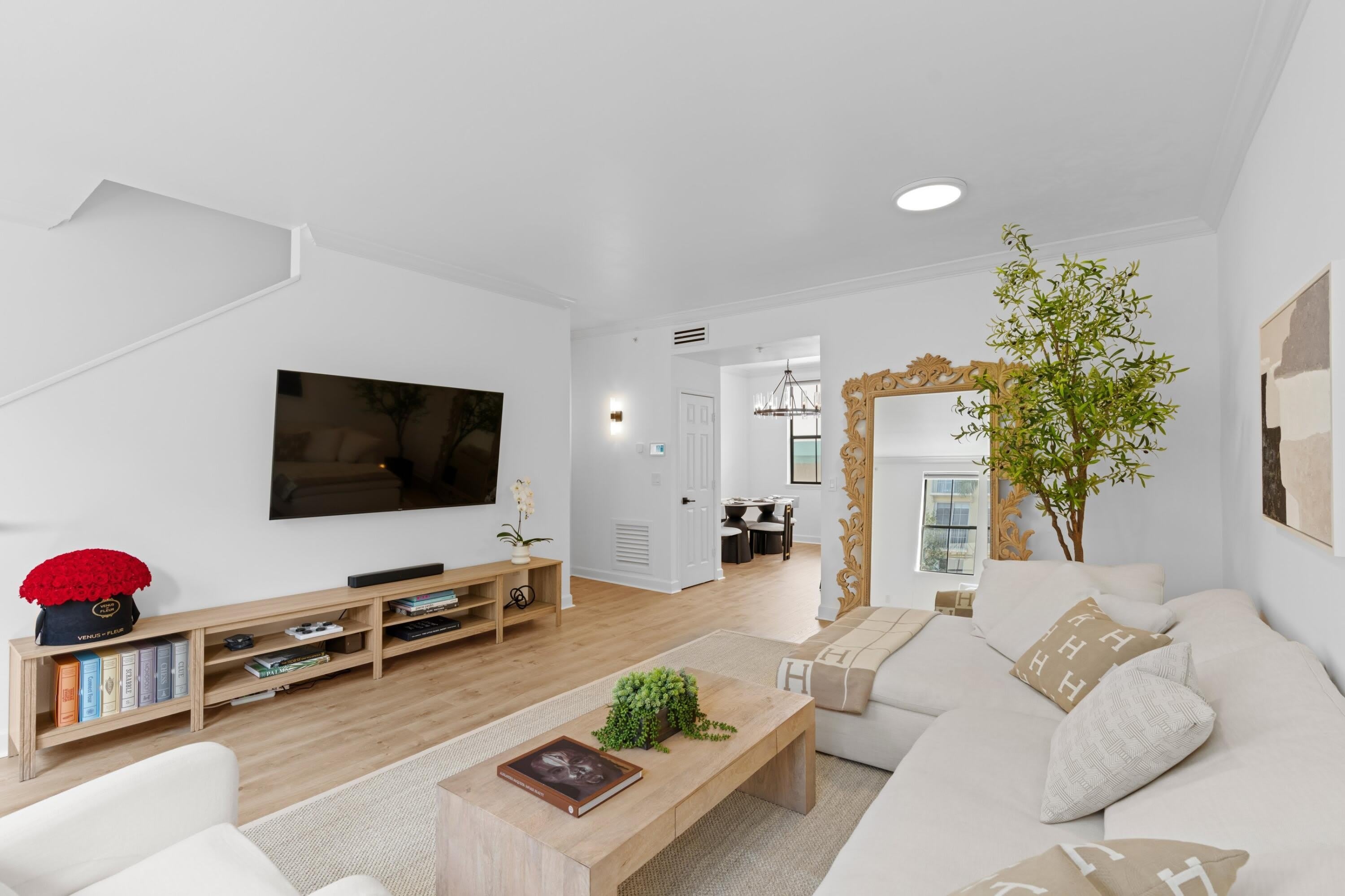 687 Hibiscus Street – photo 5
