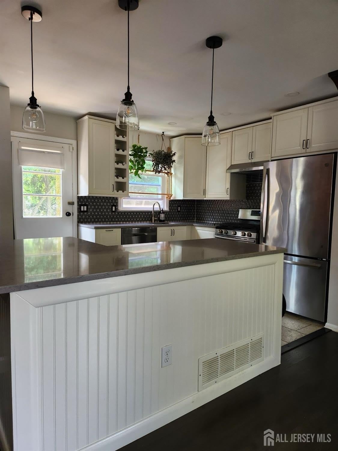 1716 Central Avenue – photo 4