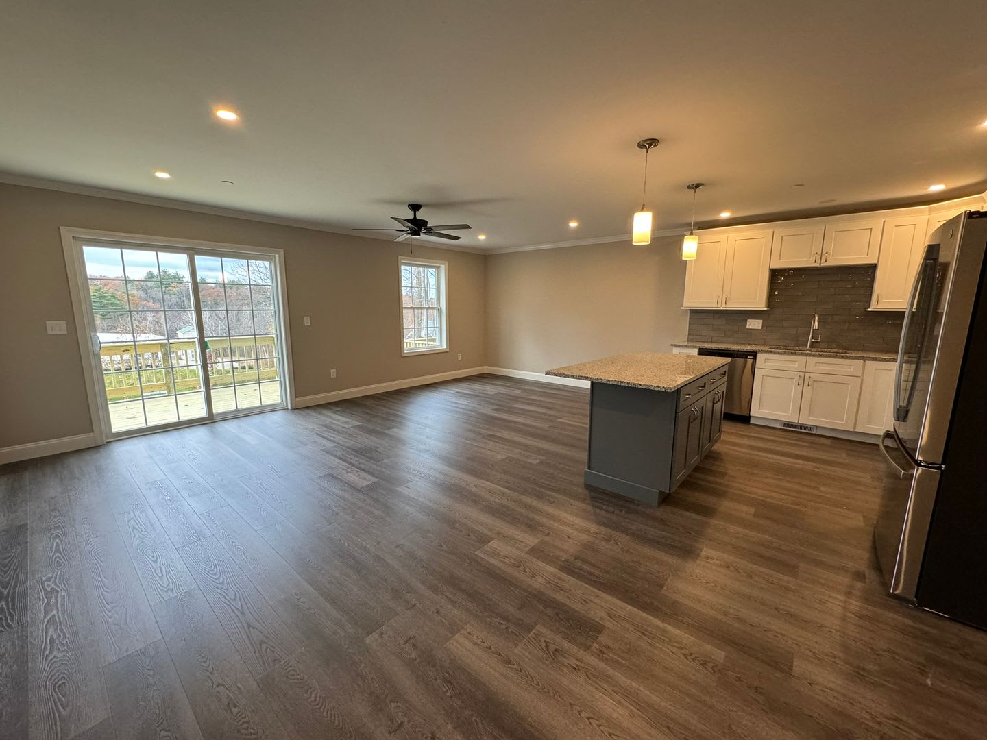 108 Mammoth Rd – photo 3