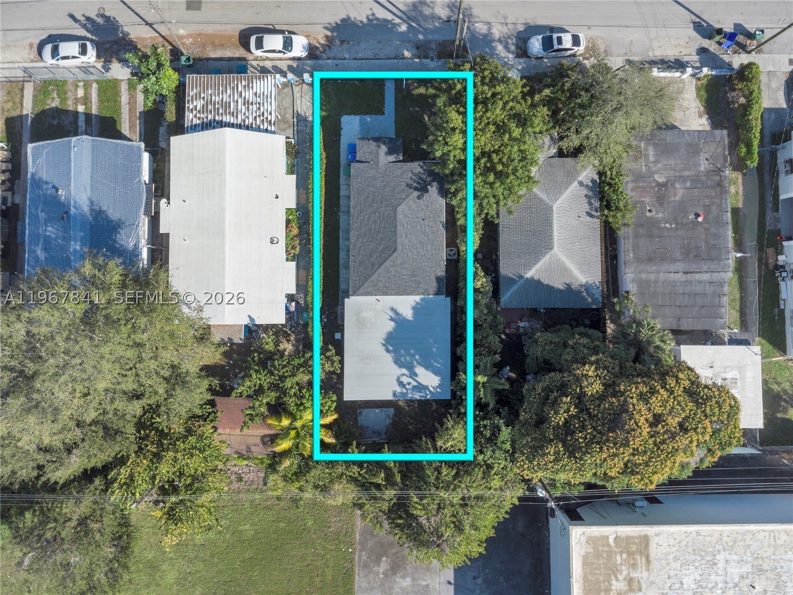 6940 NW 6th Ct – photo 2