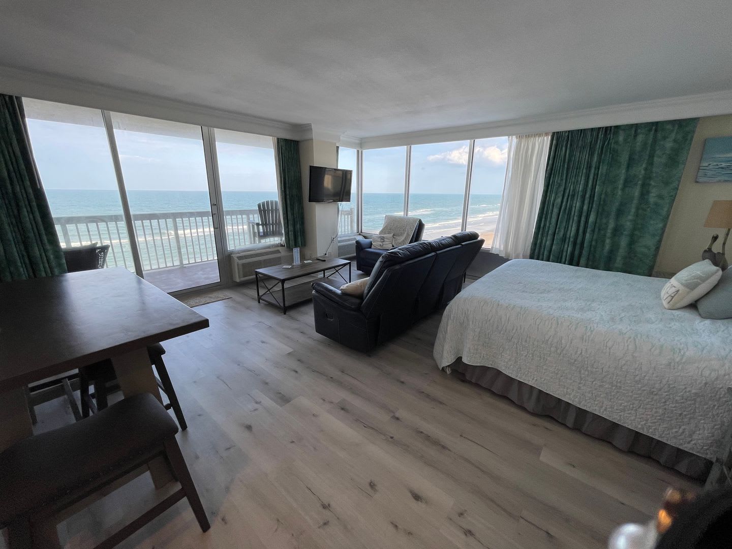 Oceanfront Corner View Condo Best View Wake Up To The Oceanview From Bed Deposit Free Renting Option Thru Obligo Deposit Alternative Available – photo 1