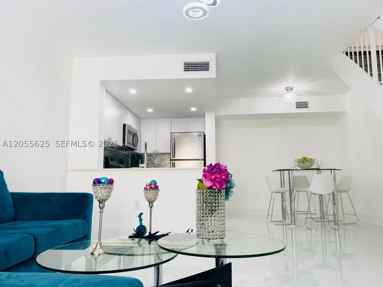 8615 Nw 5Th Ter – photo 2