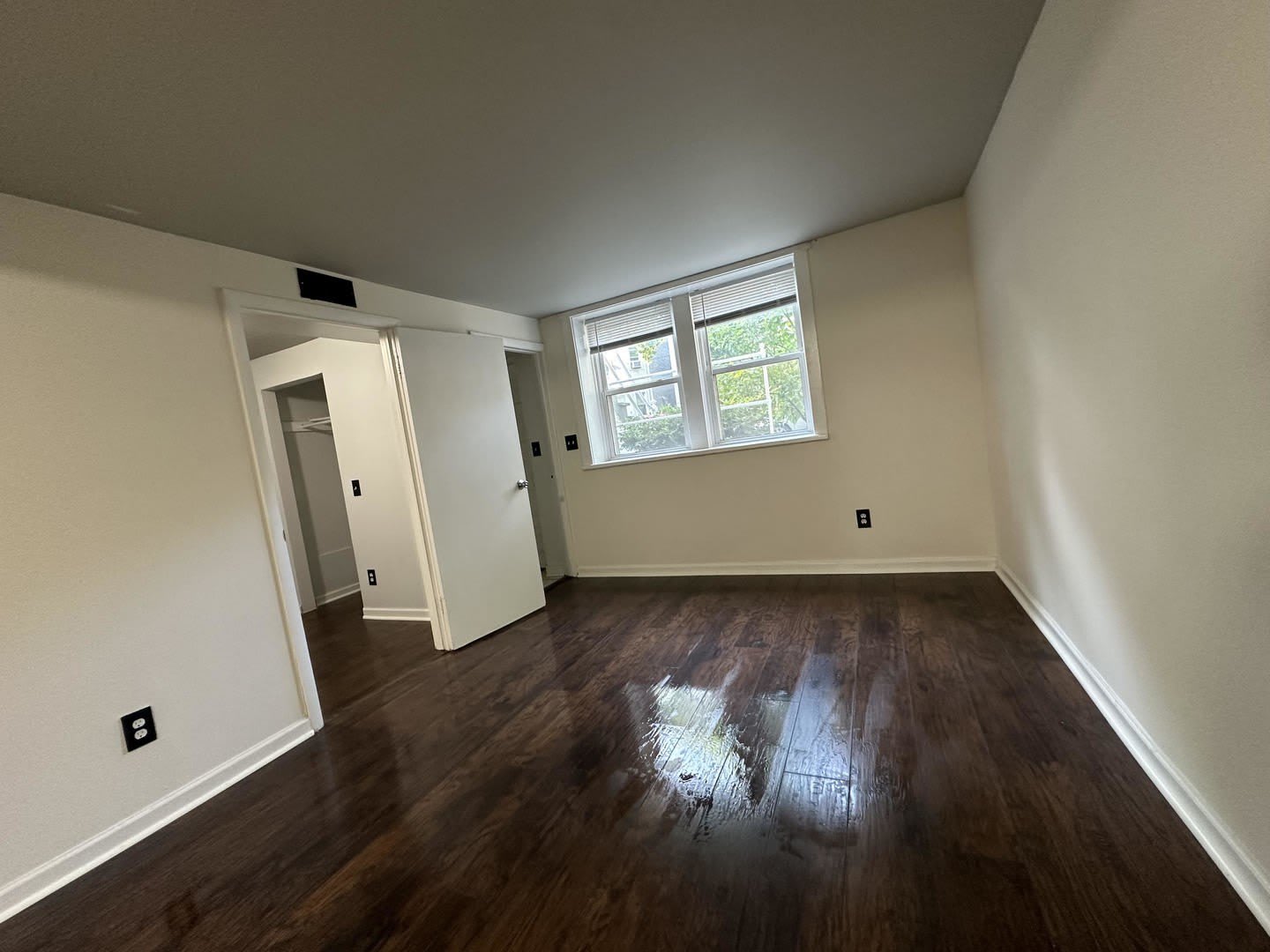 1831 W Melrose Street – photo 2