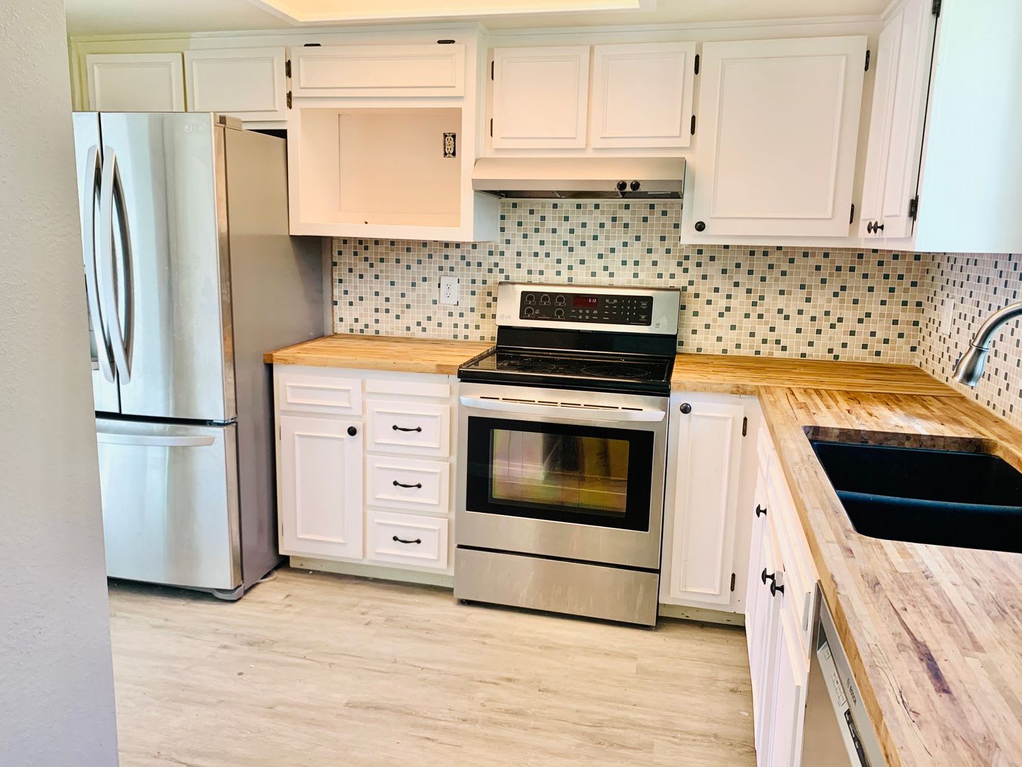 Light, Bright and Updated 2 bed 1.5 bath townhouse in Lynnwood – photo 2