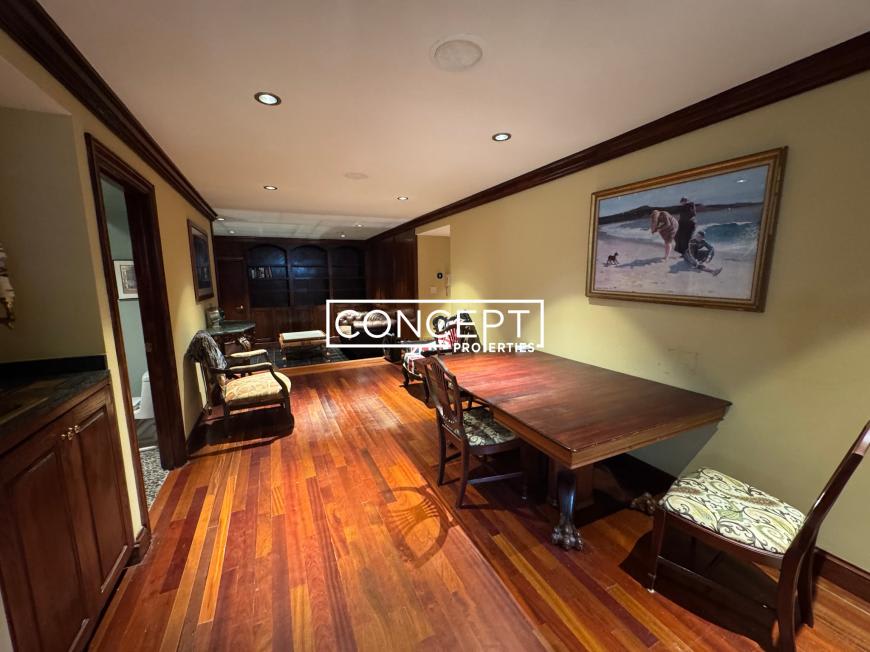 9 Strathmore Rd. – photo 5