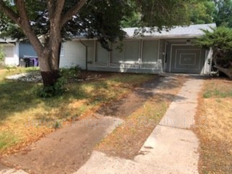 1310 S. Grape Street – photo 1